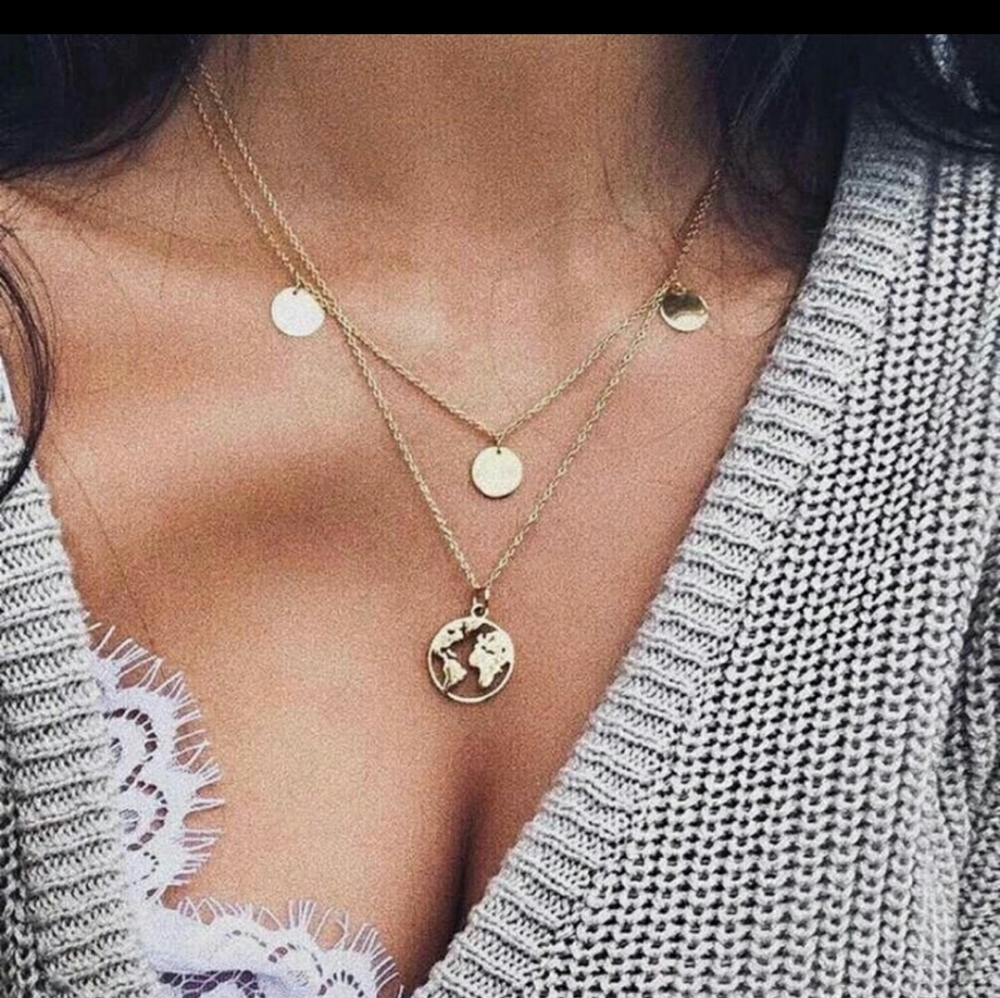 (D30) Layered world disc necklace